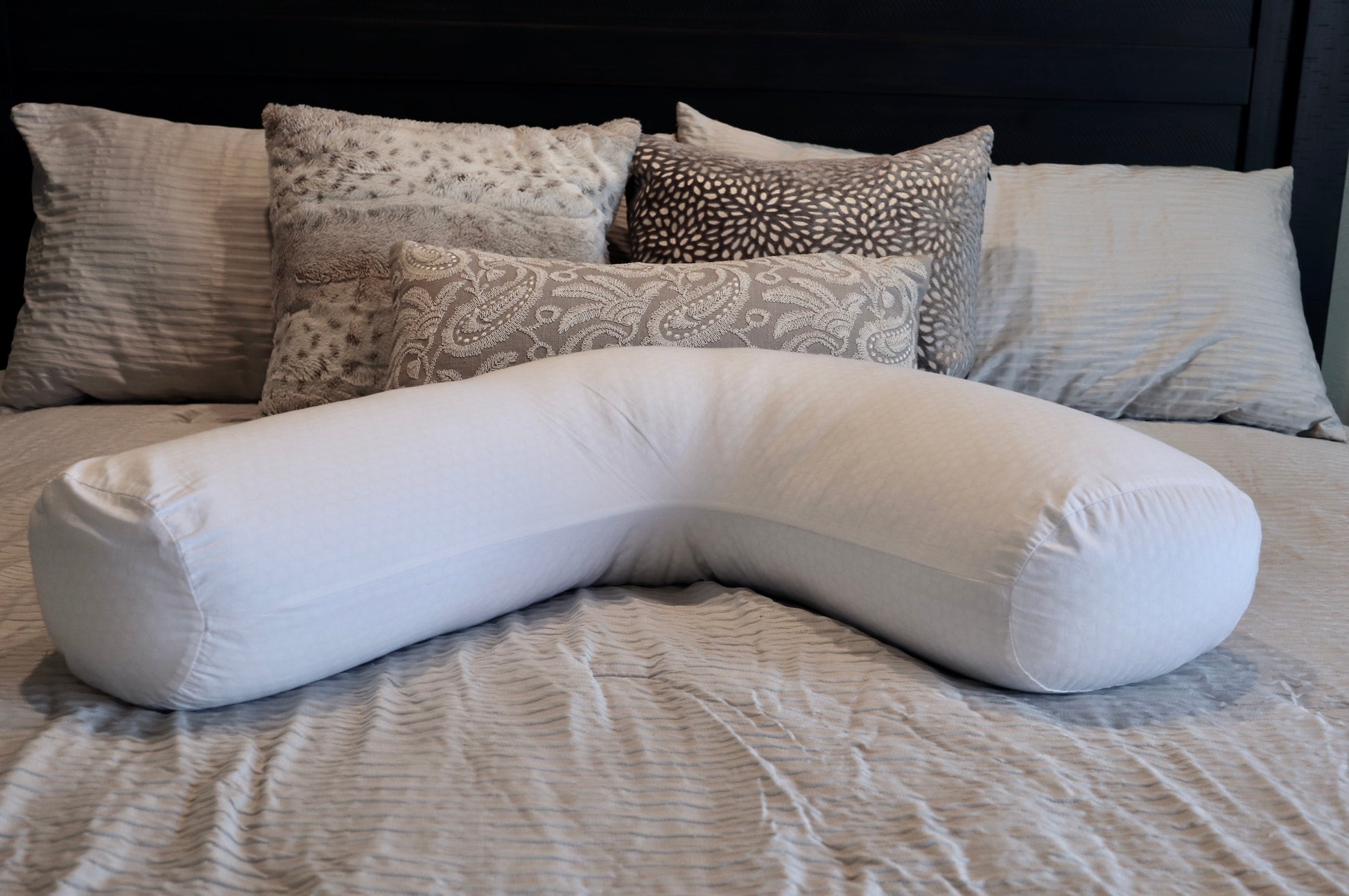 OpenAir L-Shaped Cotton Percale Pillowcase on bed with pillow – breathable, zippered design
